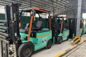 (Tiếng Việt) Thuê xe nâng Hà Nội hàng Nhật chính hãng, chuyên nghiệp